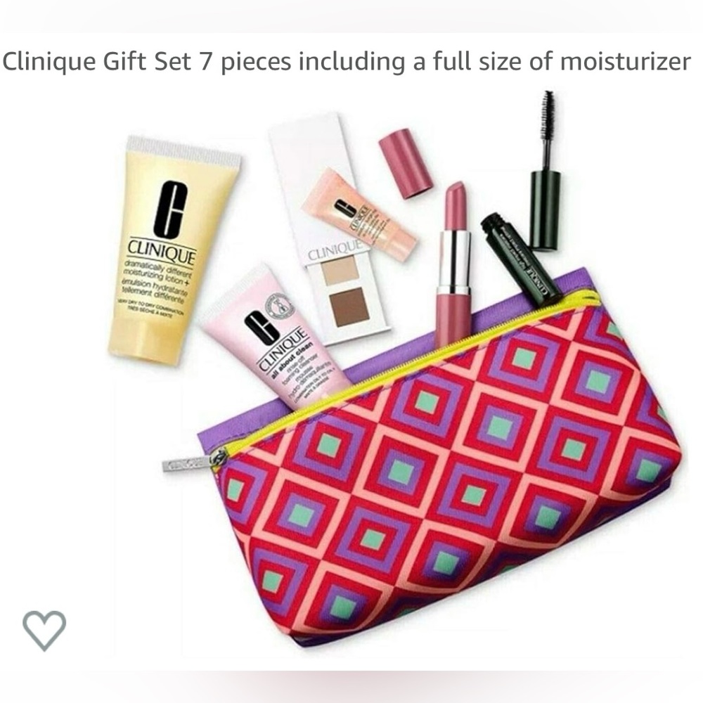 Clinique Gift Set 7 pieces including a Travel size of moisturizer…